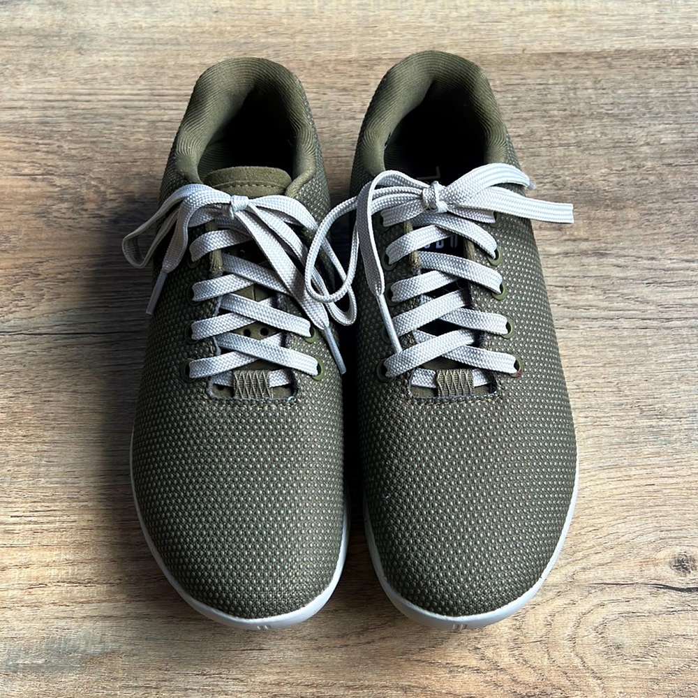 NOBULL women’s 7.5 Olive Green Trainer Shoes